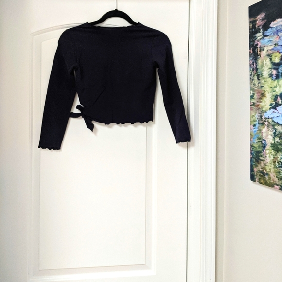 NWOT Girls Navy Scallop Crop Top - Picture 2 of 13
